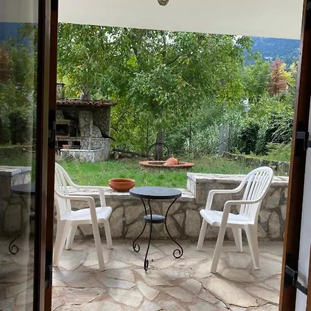 Traditional Mansion Apartments * Skotini